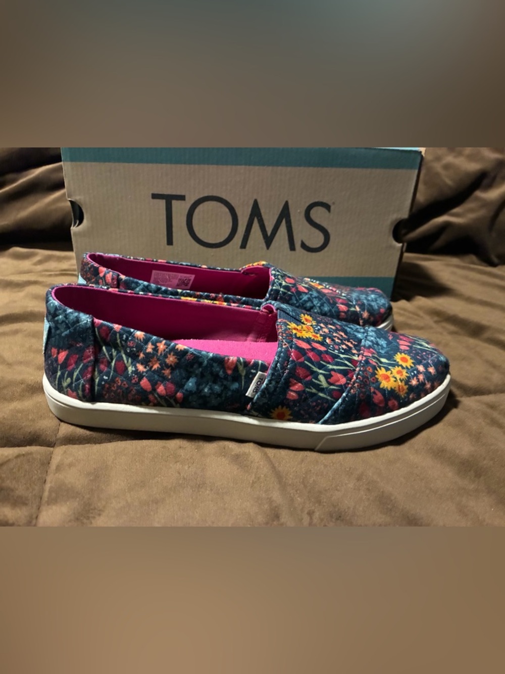 TOMS brand, size 7.5, alpagarta cupsole steel blue repreve flower fields/quilted - Picture 7 of 11